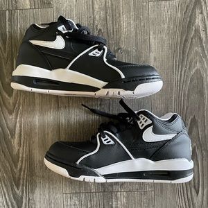 Nike Air Flight 89 (GS) black/white size 6y